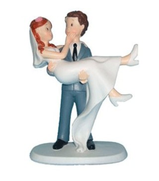 FIGURA PASTEL NOVIOS EN BRAZOS